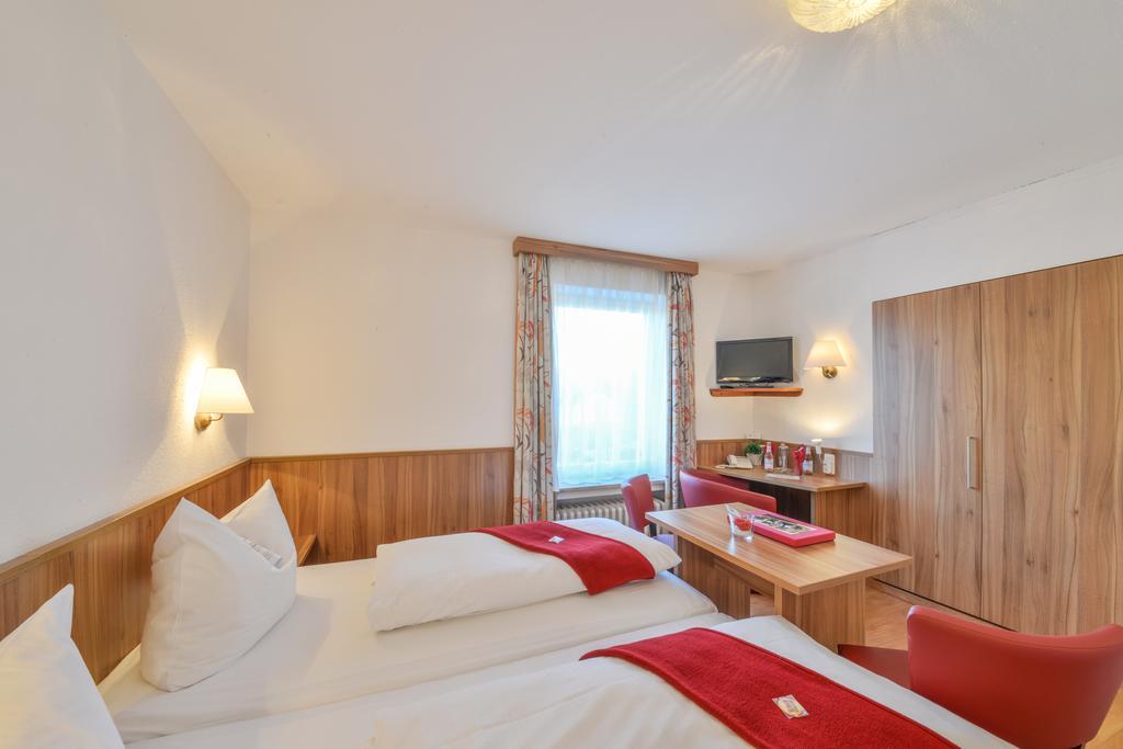 Hotel Drei Loewen Dachau Bilik gambar