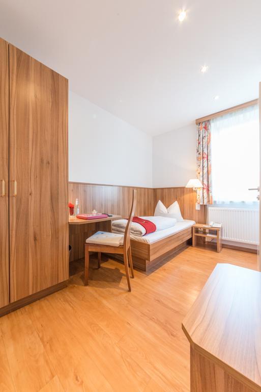 Hotel Drei Loewen Dachau Bilik gambar