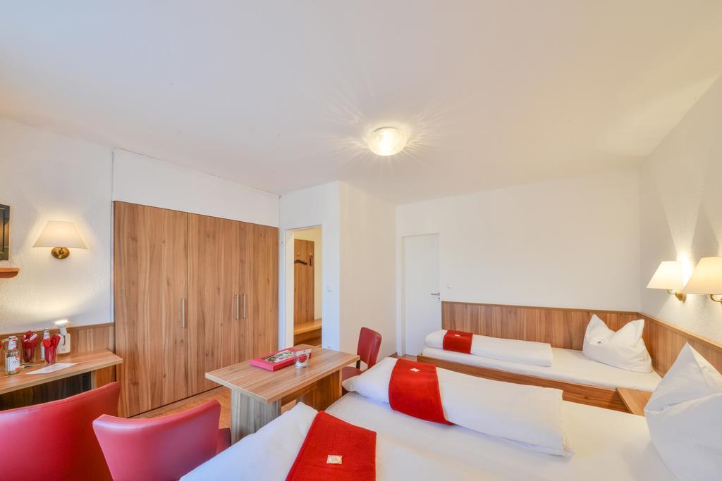 Hotel Drei Loewen Dachau Bilik gambar