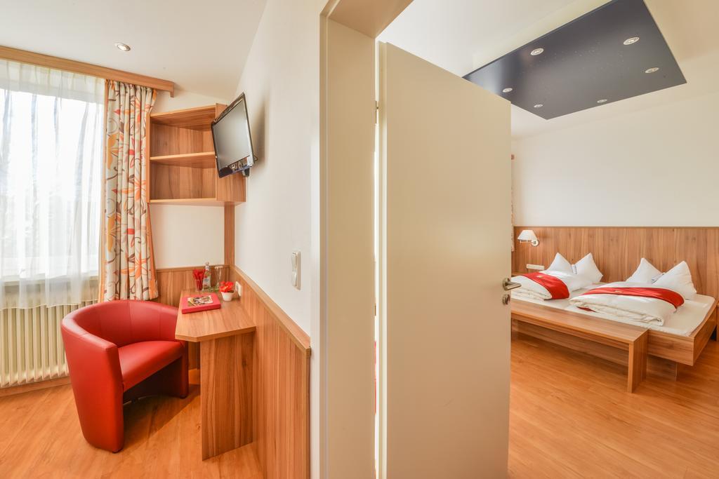 Hotel Drei Loewen Dachau Bilik gambar