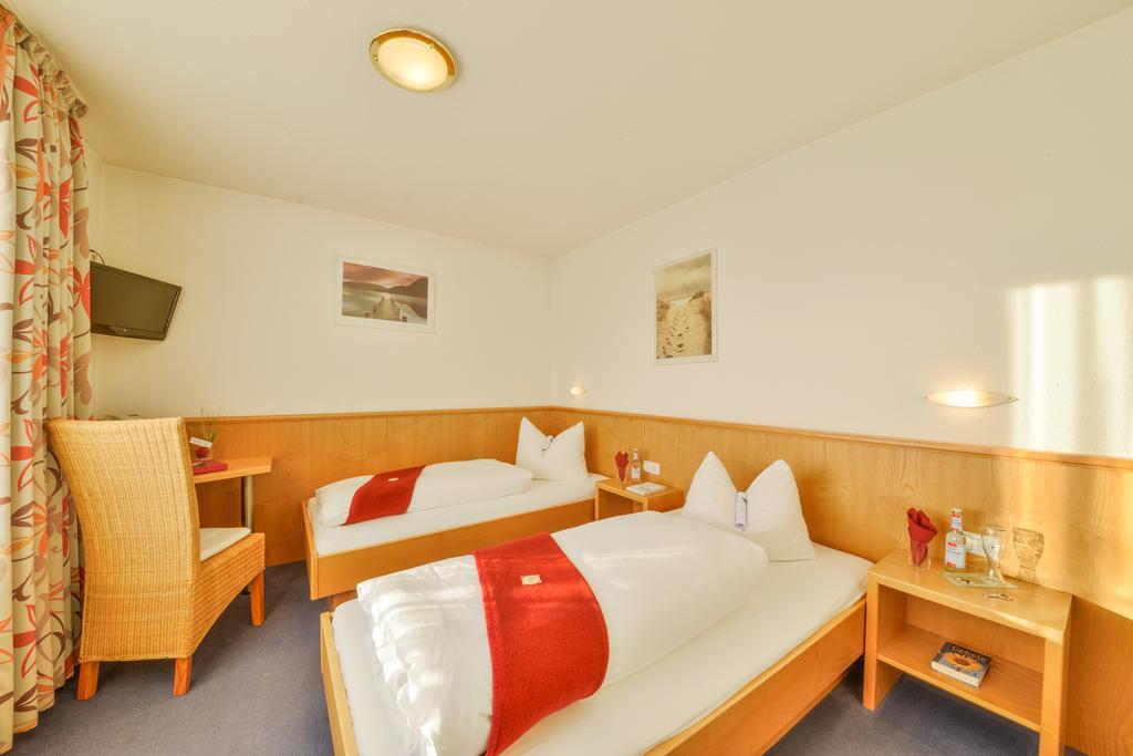 Hotel Drei Loewen Dachau Bilik gambar