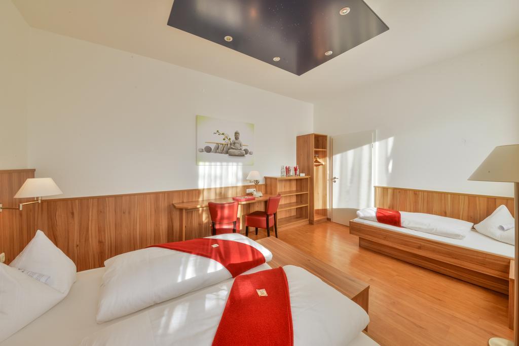 Hotel Drei Loewen Dachau Bilik gambar